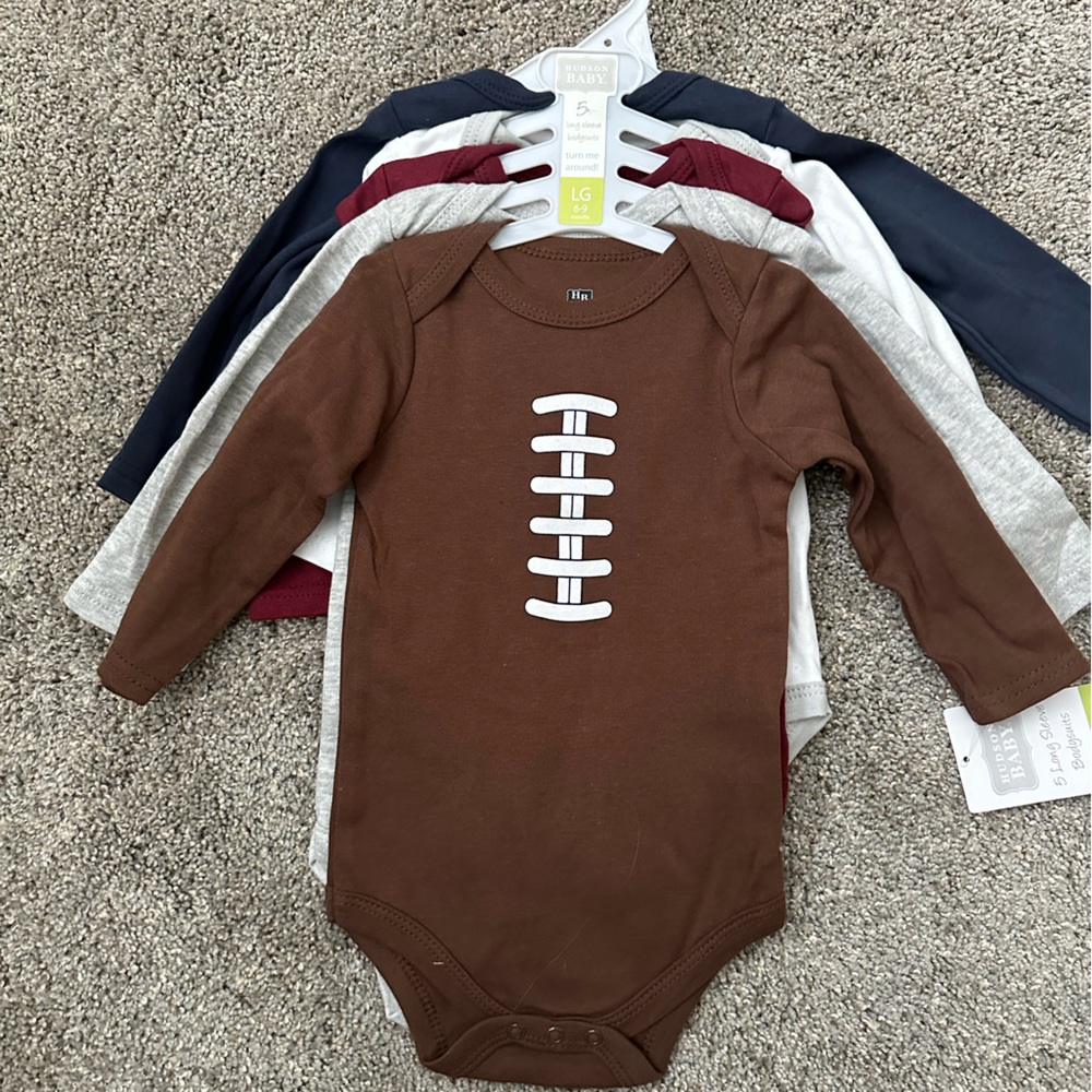 5 long sleeve onesies.